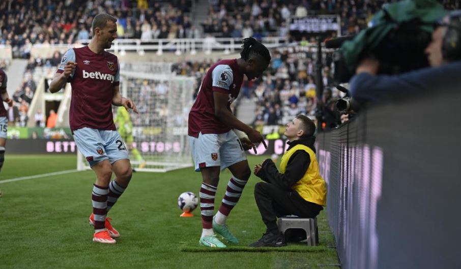 Fudbaleri i dečaci sa loptama – Kudus nije prva „žrtva“