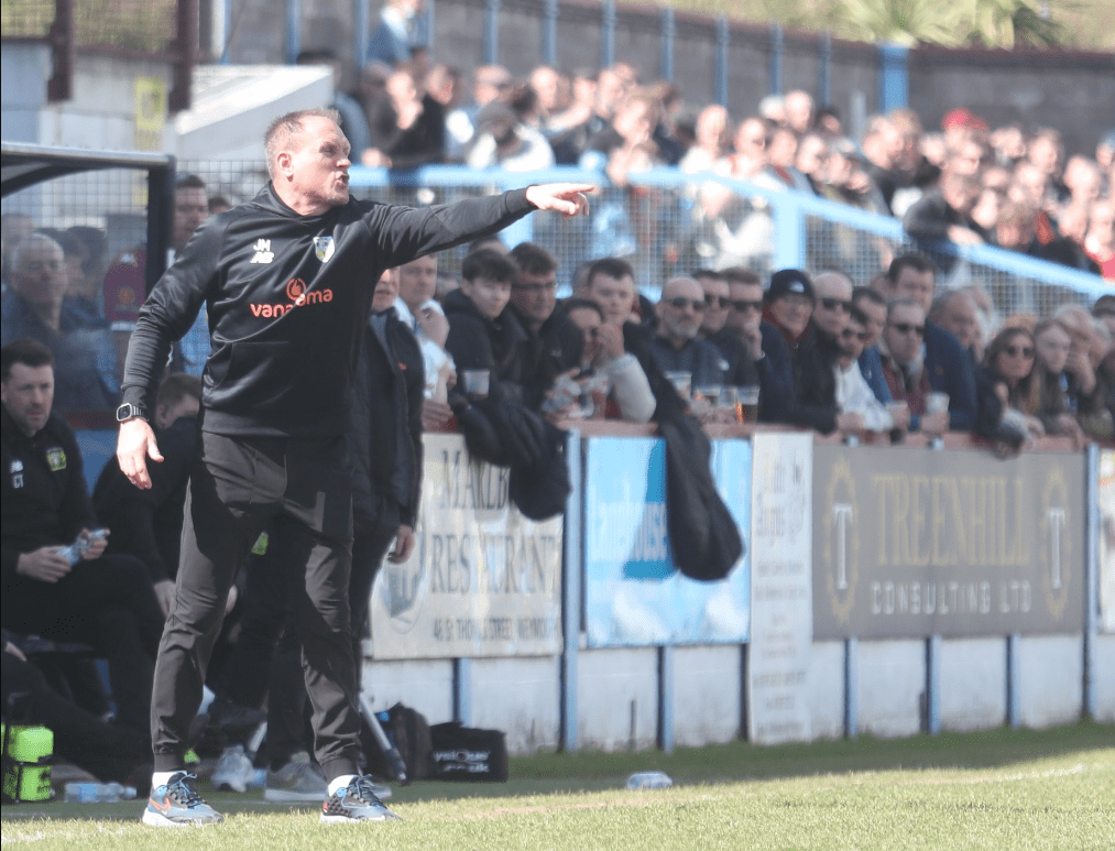 Meč šestog ranga engleskog fudbala prekinut zbog intervencije helikoptera hitne pomoći