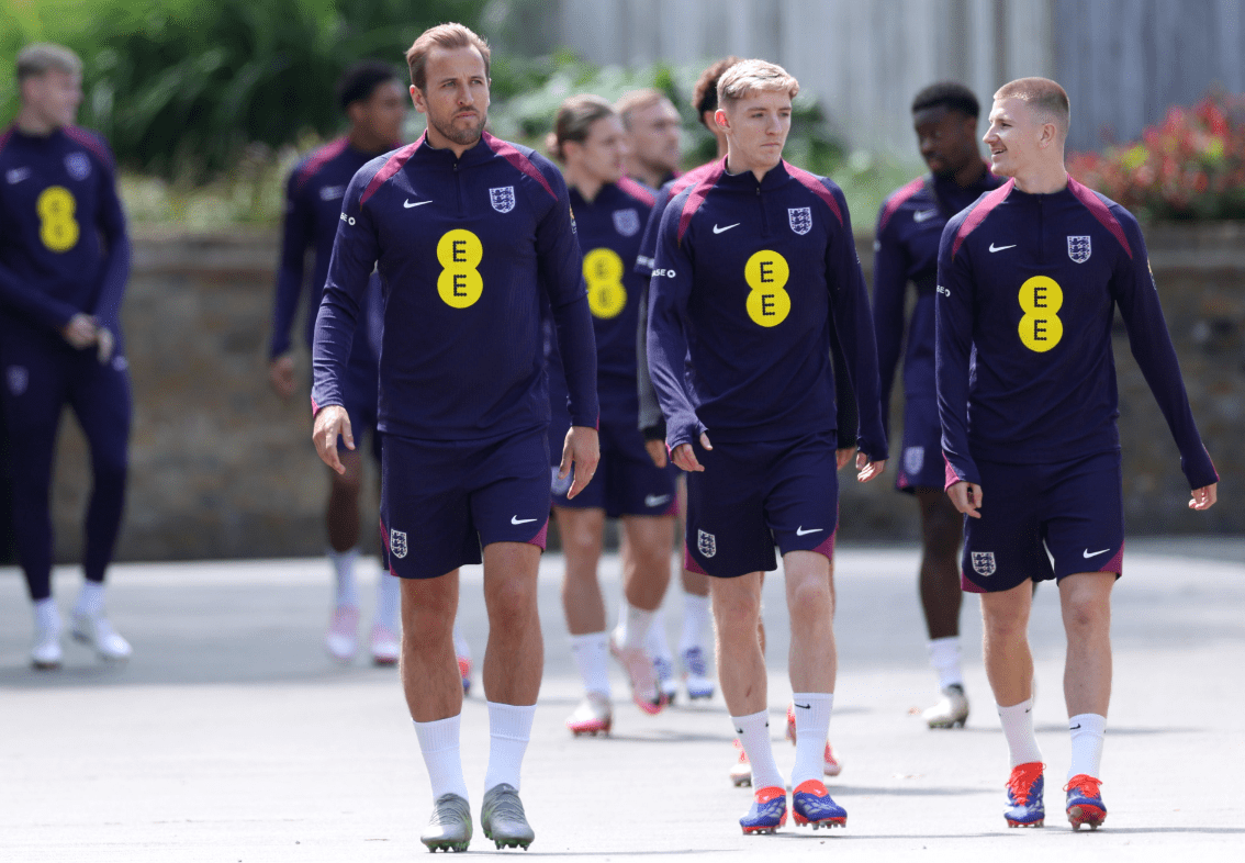 Ko ima najlepši dres za predstojeći EURO? Srbi kao u potkošuljama od dve funte!